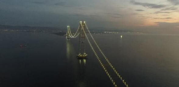 İzmit Körfezi inci gerdanlığına kavuştu