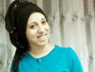 Kalbinden Bıçakladı 