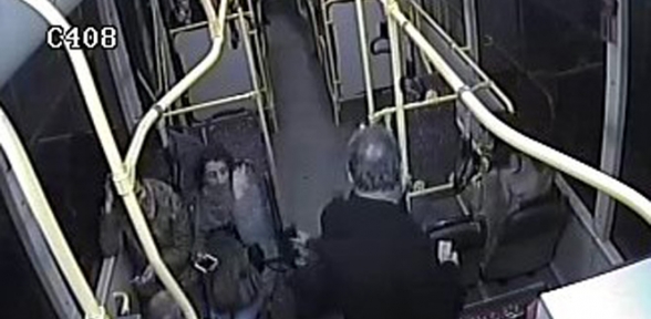 Kalp krizi geçiren yolcusunu hastaneye yetiştirdi