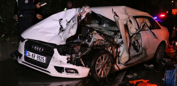 Kamyona arkadan çarptı. 2 ölü