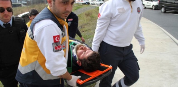 Kamyonet Şarampole Uçtu 1 Yaralı