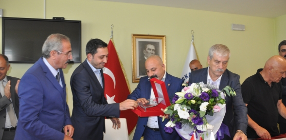 KARTAL BELEDİYESİ İLE DİSK ARASINDA TOPLU İŞ SÖZLEŞMESİ İMZALANDI