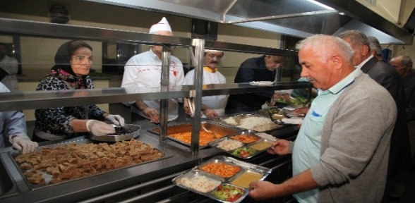 Kartal Belediyesi nden Muharrem ayı iftarı