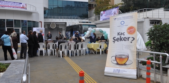 KARTAL BELEDİYESİNDEN DÜNYA DİYABET GÜNÜ KAPSAMINDA ÜCRETSİZ ŞEKER VE KİLO ÖLÇÜMÜ