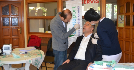 Kartal Cemevinde ücretsiz ağız ve diş taraması yapıldı