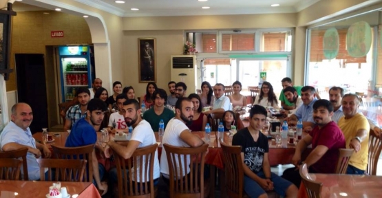 Kartalda dernekler üniversite öğrencilerine moral kahvaltısı verdi
