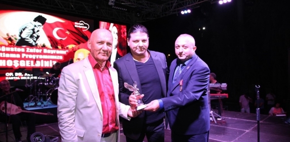 KARTALDA KUBAT İLE 30 AĞUSTOS COŞKUSU YAŞANDI