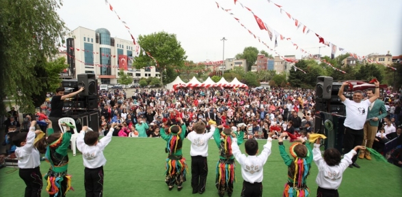 Kartallı çocuklar 23 Nisanı coşkuyla kutladı