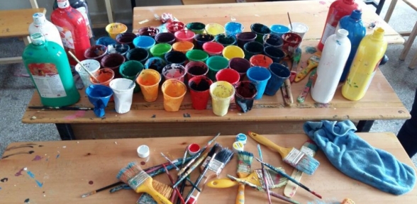 KARTALLI ÖĞRENCİLERDEN RENKLİ DAYANIŞMA