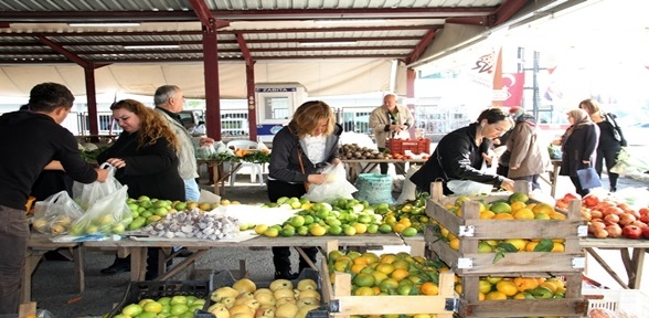 Kartallılardan Üretici Köylü Pazarına Yoğun İlgi 