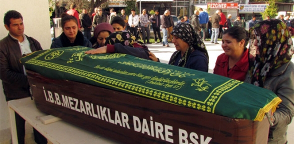 Kaskını kız arkadaşına veren gence sevgiliden yaralı veda