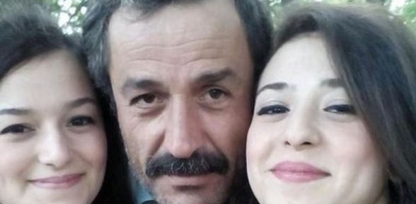 Kayıp kızlarını ellerinde fotoğraf sokak sokak arıyorlar