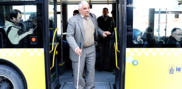 Kendisi Gibi Görme Engellilere Ders Veriyor Baston Bizim Gözümüz