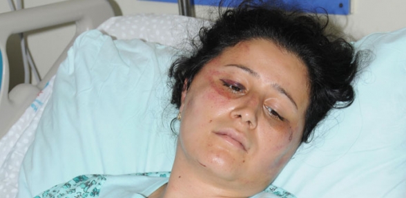 Keser ve çekiçle dövüldü kurtulabilmek için evin balkonundan atladı