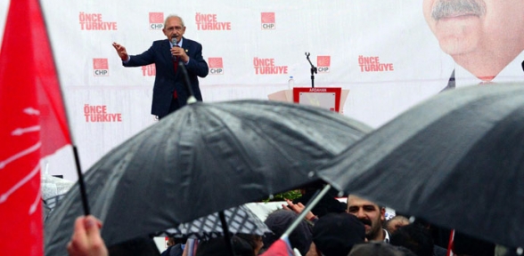 Kılıçdaroğlu Ardahan da yağmur altında konuştu