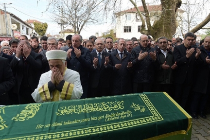 Kılıçdaroğlu İncenin cenaze törenine katıldı