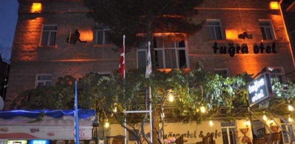 KİMSESİZLER OTELİ 