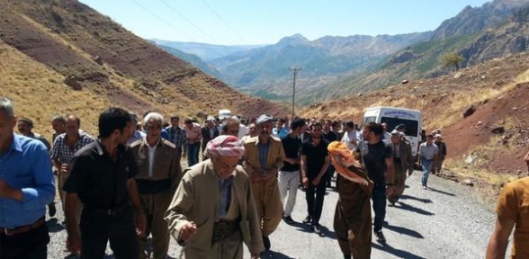 Köylüler PKK yı protesto etti