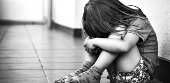 Küçük Kıza Tecavüz 