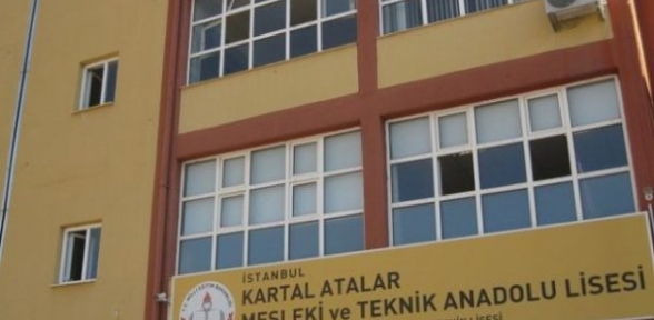 Lisede bildiri dalgası Kartala sıçradı