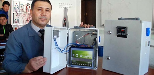 Liseli öğrencilerden taşınabilir elektrik üreten çanta