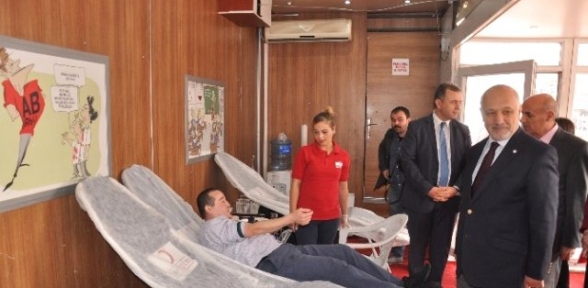 Maltepeliler Kan Vermek İçin İlçe Meydanına Koştu