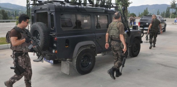 Marmariste darbeci askerlerin silahları bulundu