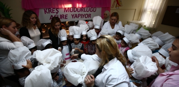 MİNİK ELLER DÜNYA GIDA GÜNÜNDE AŞURE YAPTI 