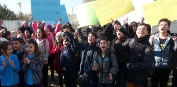 Miniklerden Baz İstayonu Eylemi 