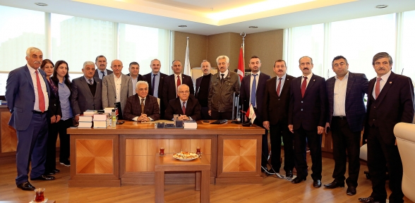 MUHTARLARIN İLK BAYRAMINI İLGEZDİ KUTLADI