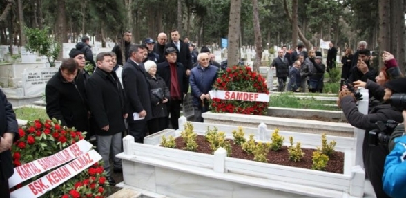 NEYZEN TEVFİK MEZARI BAŞINDA ANILDI