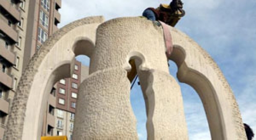 O heykele Kim Sahip Çıktı