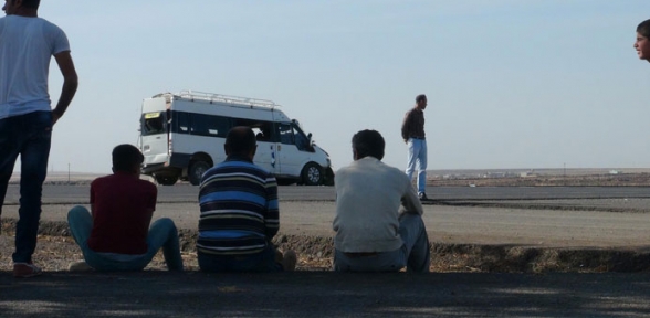 Öğrenci servisi ile kamyon çarpıştı