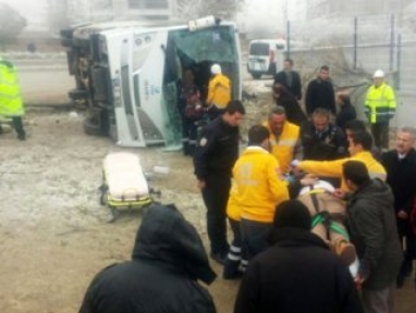 Öğrenci Servisi Kaza Yaptı 