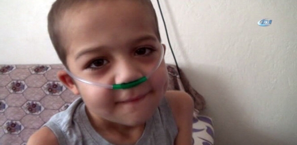 Oksijen tüpüyle süren zorlu yaşam