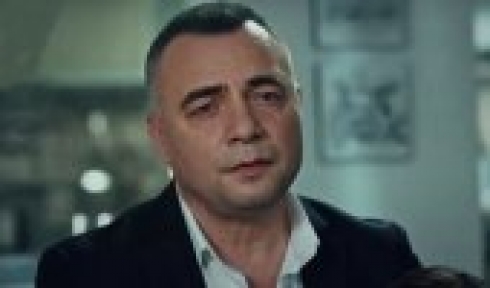 Oktay Kaynarca Kaçamakta Yakalanınca Muhabiri Ezdi