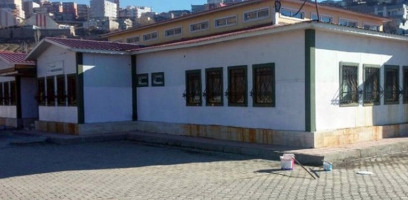 Okula Bu Yazıyı Yazdılar 