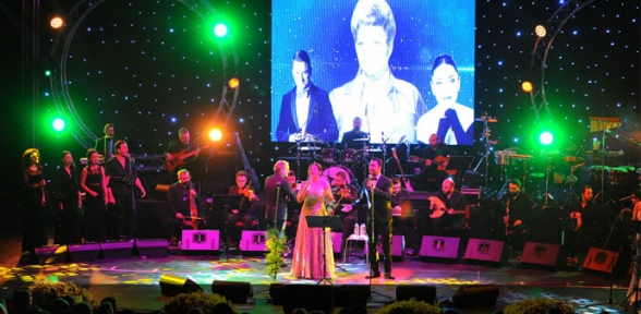 Ölümsüz şarkılarıyla anıldı