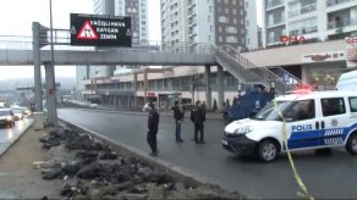 Otobüs Durağına Bırakılan Şüpheli Paket Fünye ile Patlatıldı