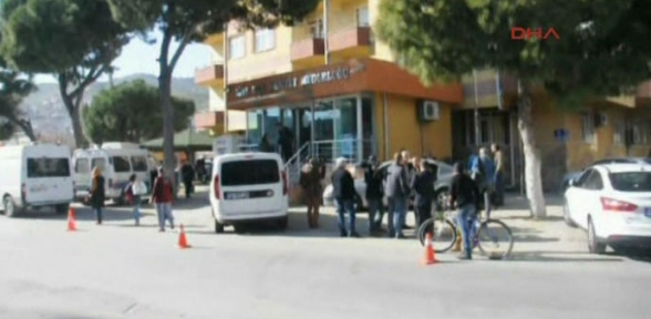 Otogarda canlı bomba düzeneği ve silahlarla yakalandılar