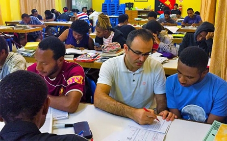 Papuadaki Türk okulu üniversite sınavında ülke birincisi oldu