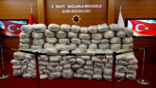 Pendikte 410 kilo esrar yakalandı