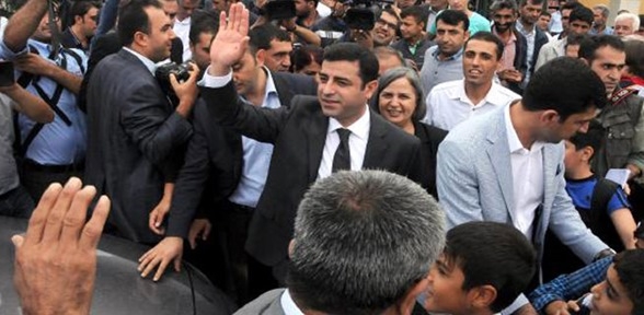 Putin e de parmak sallayın görelim