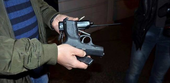 Ruhsatsız silah satanlara baskın