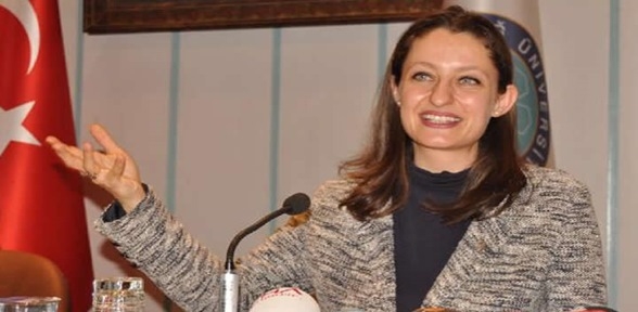 Şafak Pavey den AK Troll açıklaması