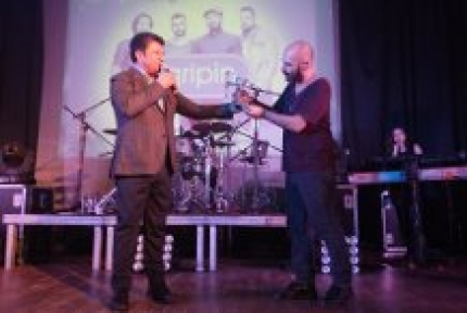 SEVGİLİLER GÜNÜNDE GRİPİNDEN MUHTEŞEM KONSER