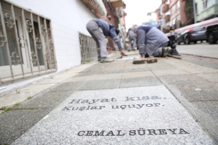 Şiir Sokakta Cemal Süreyya Kadıköyde