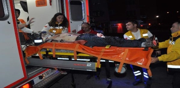 Tadilat yaparken boğazını kesti