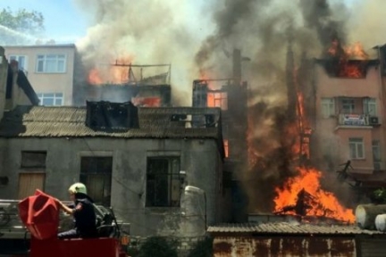 Tarihi semtte büyük yangın