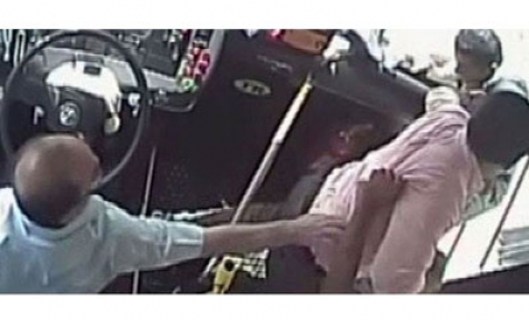 Tekme Tokat Kavga Ettiler